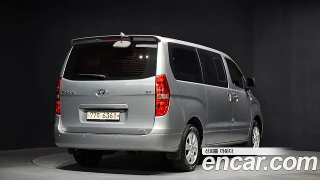 HYUNDAI GRAND STAREX 2017 — 116 294 км, серебристо-серый, Корея — под ключ — фото 2