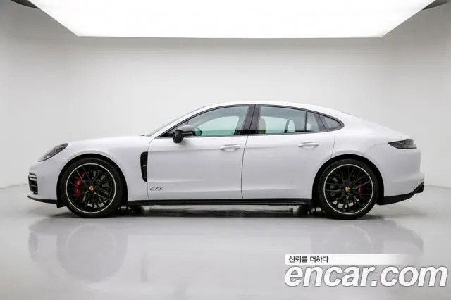 PORSCHE PANAMERA 971 2022