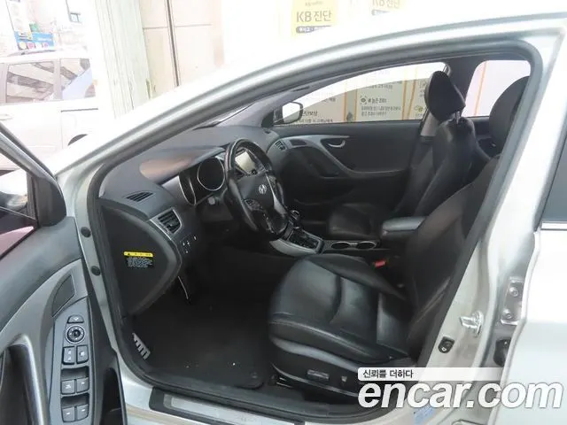 HYUNDAI AVANTE 2014 — 101 653 км, серебристо-серый, Корея — под ключ — фото 5