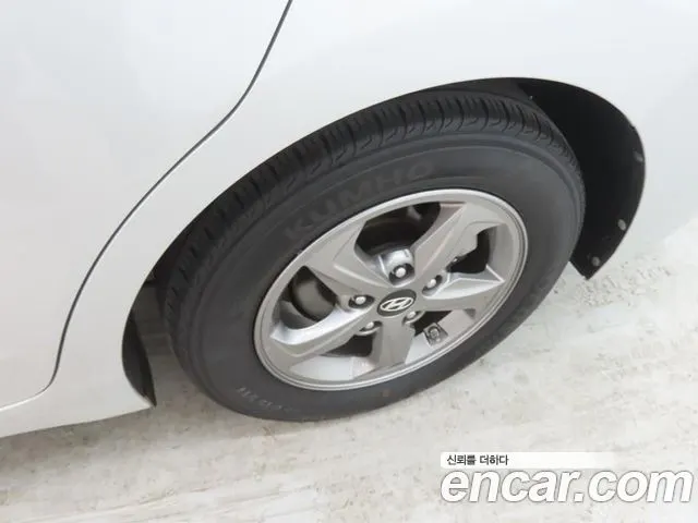 HYUNDAI AVANTE 2016 — 102 146 км, серебристо-серый, Корея — под ключ — фото 5