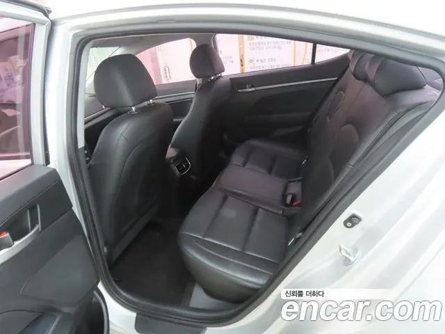 HYUNDAI AVANTE 2016 — 102 146 км, серебристо-серый, Корея — под ключ — фото 7