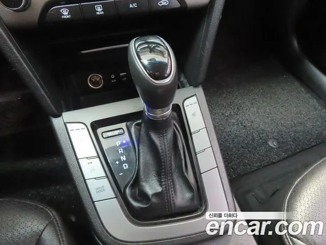 HYUNDAI AVANTE 2016 — 102 146 км, серебристо-серый, Корея — под ключ — фото 9