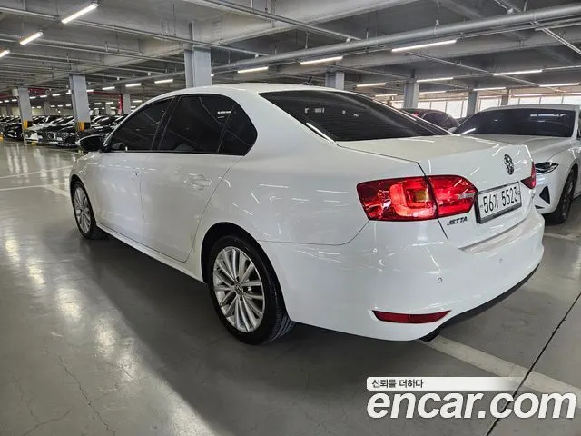 VOLKSWAGEN JETTA 2014 — 165 000 км, белый, Корея — под ключ — фото 2