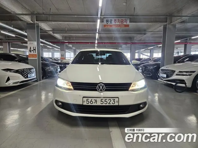 VOLKSWAGEN JETTA 2014 — 165 000 км, белый, Корея — под ключ — фото 3