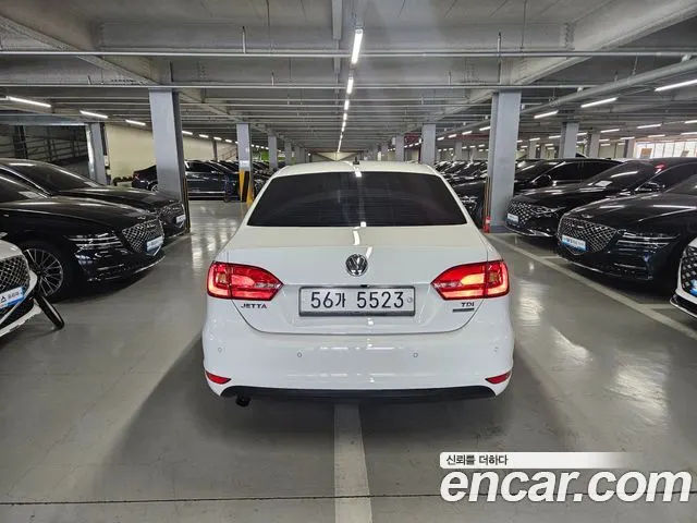 VOLKSWAGEN JETTA 2014 — 165 000 км, белый, Корея — под ключ — фото 4