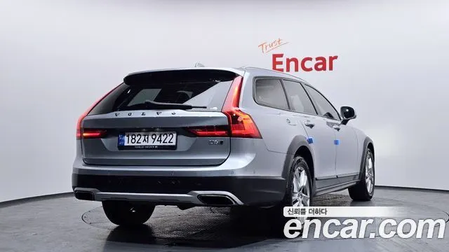 VOLVO V90 CROSS COUNTRY 2017 — 87 446 км, серебристый, Корея — под ключ — фото 2