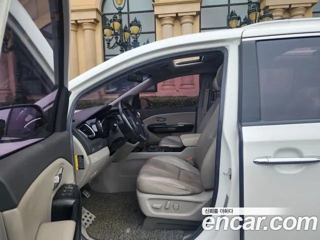 KIA CARNIVAL 2016 — 198 994 км, белый, Корея — под ключ — фото 10