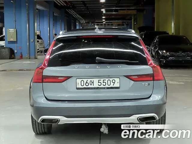 VOLVO V90 CROSS COUNTRY 2018 — 160 449 км, серый, Корея — под ключ — фото 4