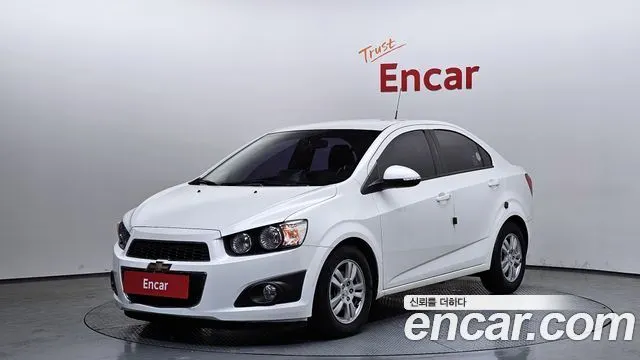 CHEVROLET AVEO SEDAN 2015 — 101 600 км, белый, Корея — под ключ — фото 1