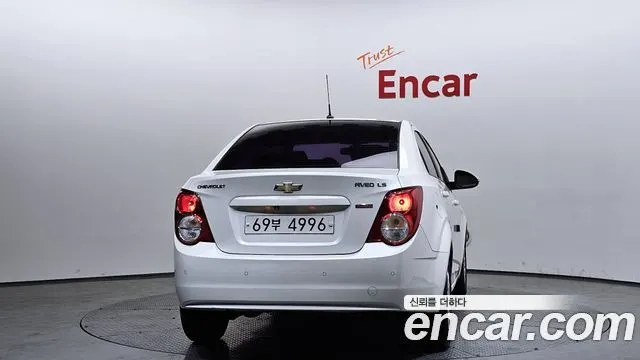 CHEVROLET AVEO SEDAN 2015 — 101 600 км, белый, Корея — под ключ — фото 4