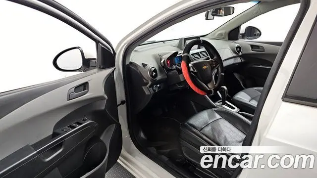 CHEVROLET AVEO SEDAN 2015 — 101 600 км, белый, Корея — под ключ — фото 10