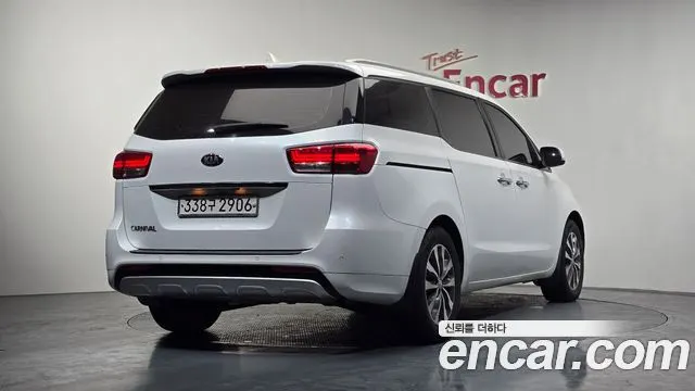 KIA CARNIVAL 2018 — 182 243 км, белый, Корея — под ключ — фото 2