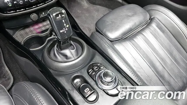 MINI COOPER S CLUBMAN 2023 — 59 360 км, серебристо-серый, Корея — под ключ — фото 9