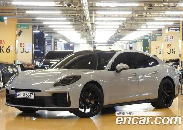 PORSCHE PANAMERA 976 2025