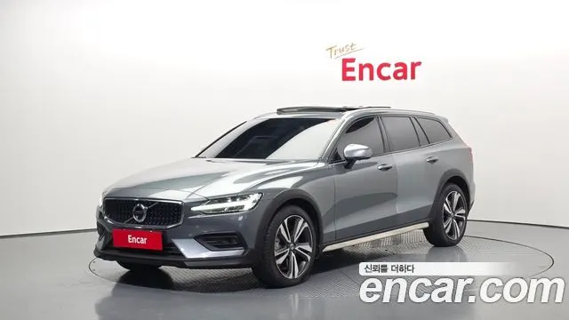 VOLVO V60 CROSS COUNTRY 2021