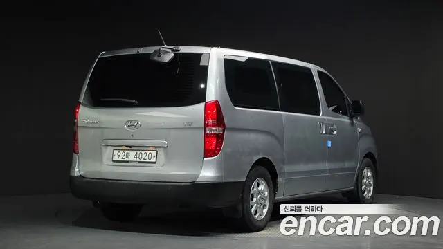 HYUNDAI GRAND STAREX 2019 — 98 707 км, серебристый, Корея — под ключ — фото 2