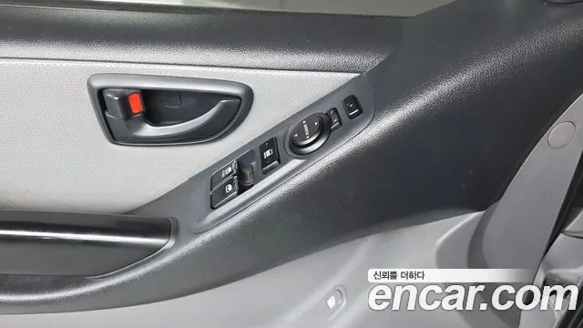 HYUNDAI GRAND STAREX 2019 — 98 707 км, серебристый, Корея — под ключ — фото 12