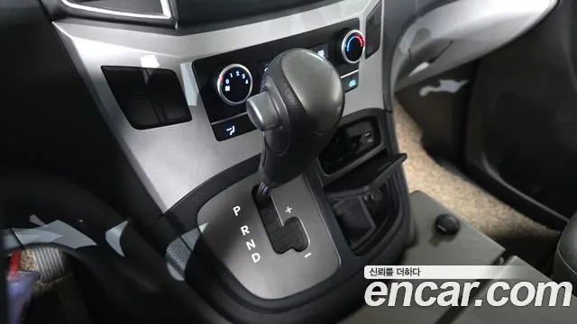 HYUNDAI GRAND STAREX 2019 — 98 707 км, серебристый, Корея — под ключ — фото 9