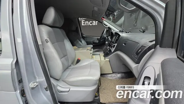 HYUNDAI GRAND STAREX 2019 — 98 707 км, серебристый, Корея — под ключ — фото 10
