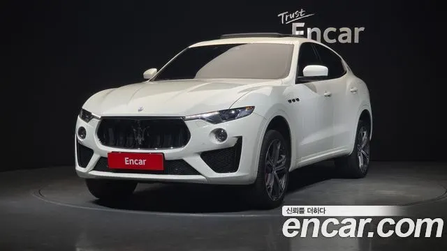MASERATI LEVANTE 2019 — 67 465 км, белый, Корея — под ключ — фото 1