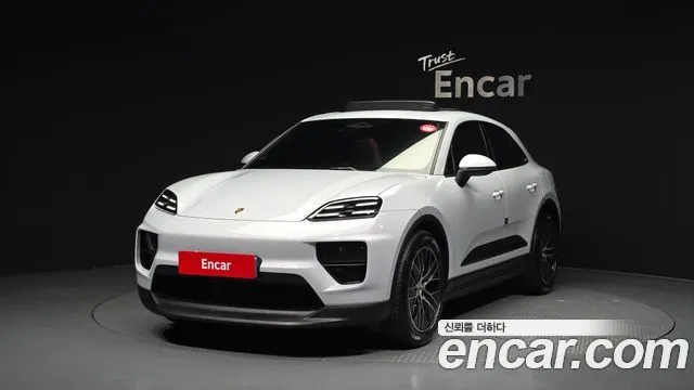 PORSCHE MACAN EV 2025