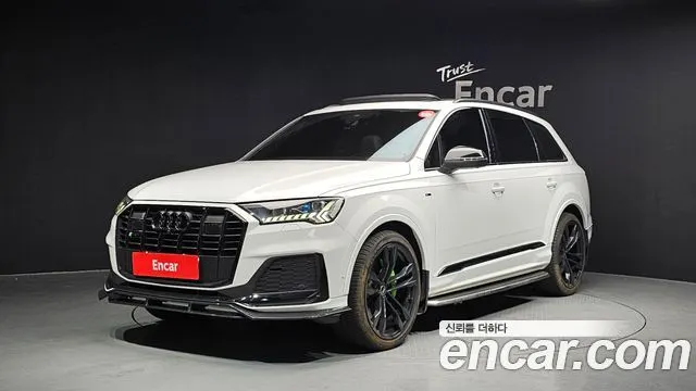 AUDI Q7 2023
