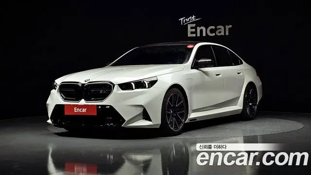 BMW M5 G90 2025