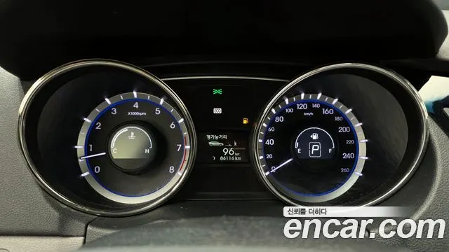 HYUNDAI SONATA 2010 — 86 116 км, серебристый, Корея — под ключ — фото 8
