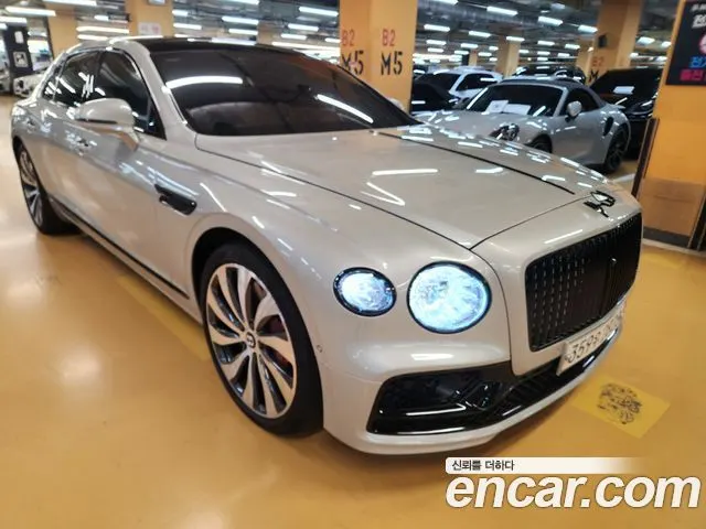 BENTLEY FLYING SPUR 2021 — 44 000 км, белый-перламутр, Корея — под ключ — фото 3