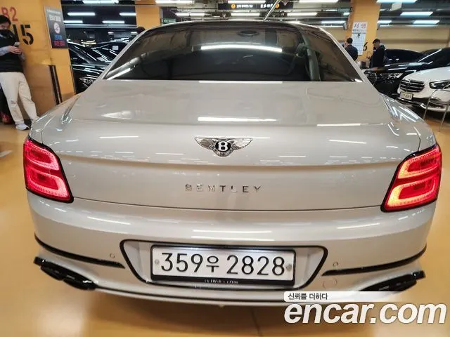BENTLEY FLYING SPUR 2021 — 44 000 км, белый-перламутр, Корея — под ключ — фото 5