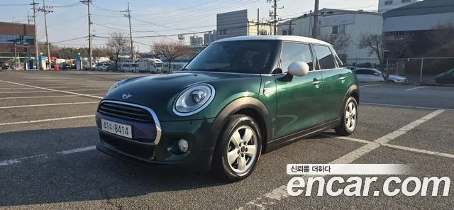 MINI COOPER D 2018 — 65 919 км, тёмно-зелёный, Корея — под ключ — фото 1