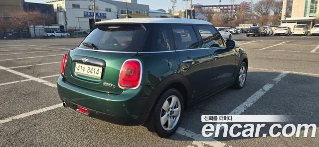 MINI COOPER D 2018 — 65 919 км, тёмно-зелёный, Корея — под ключ — фото 2