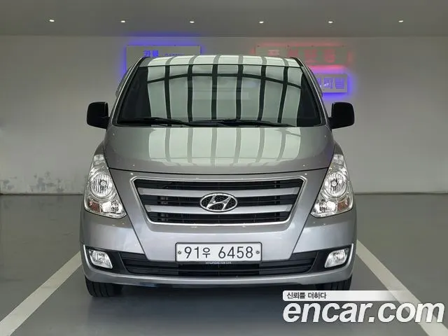 HYUNDAI GRAND STAREX 2017 — 150 117 км, серебристо-серый, Корея — под ключ — фото 2