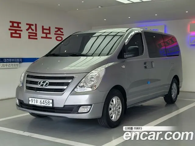 HYUNDAI GRAND STAREX 2017 — 150 117 км, серебристо-серый, Корея — под ключ — фото 11