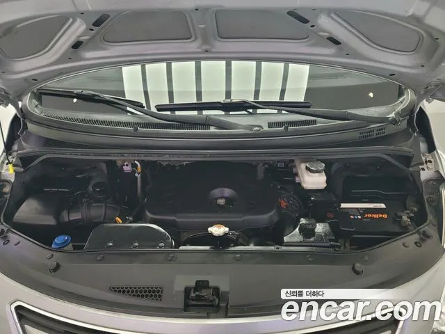HYUNDAI GRAND STAREX 2017 — 150 117 км, серебристо-серый, Корея — под ключ — фото 9