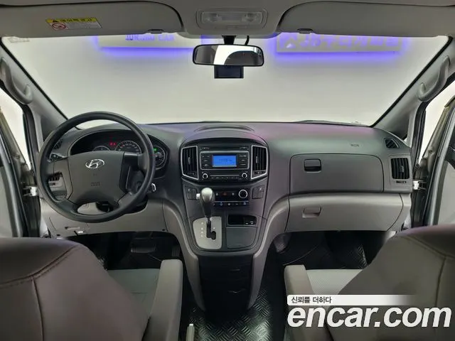 HYUNDAI GRAND STAREX 2017 — 150 117 км, серебристо-серый, Корея — под ключ — фото 10