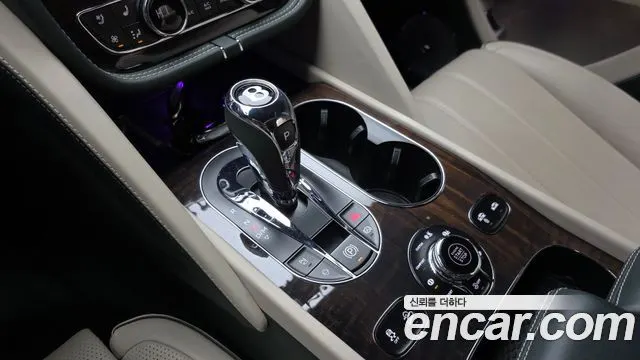 BENTLEY BENTAYGA 2024 — 47 921 км, тёмно-зелёный, Корея — под ключ — фото 9