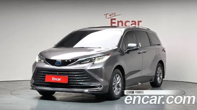 TOYOTA SIENNA 2023