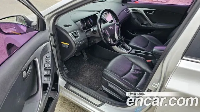 HYUNDAI AVANTE 2015 — 158 707 км, серебристый, Корея — под ключ — фото 7