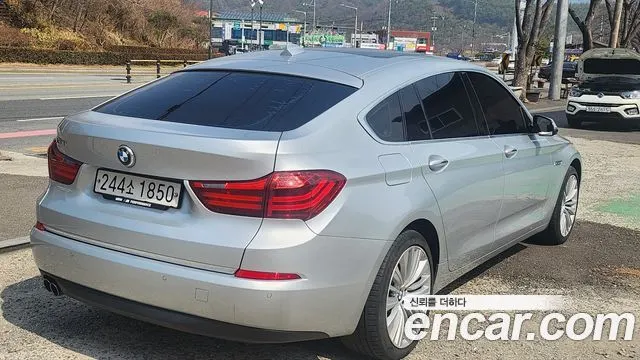 BMW 5 SERIES GT 2016 — 164 000 км, серебристо-серый, Корея — под ключ — фото 2