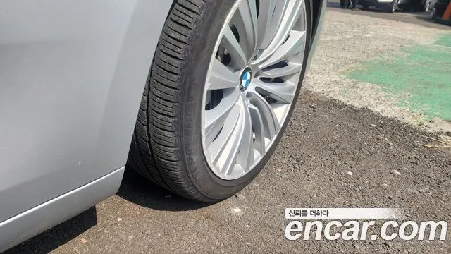 BMW 5 SERIES GT 2016 — 164 000 км, серебристо-серый, Корея — под ключ — фото 5