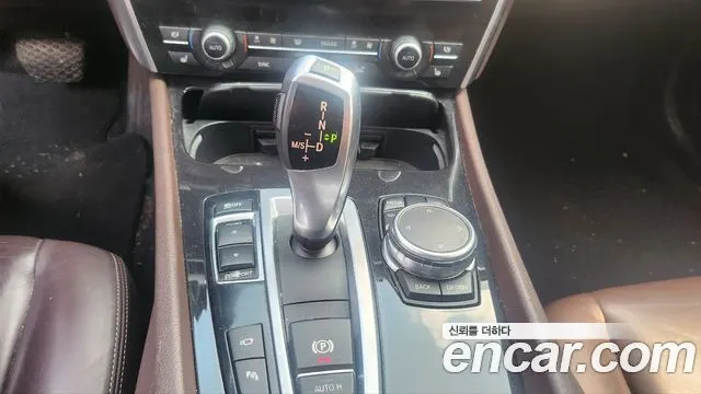 BMW 5 SERIES GT 2016 — 164 000 км, серебристо-серый, Корея — под ключ — фото 8