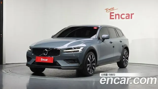 VOLVO V60 CROSS COUNTRY — из Кореи под ключ