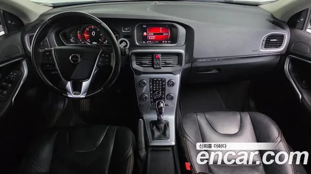 VOLVO V40 CROSS COUNTRY 2018 — 203 094 км, серый, Корея — под ключ — фото 7