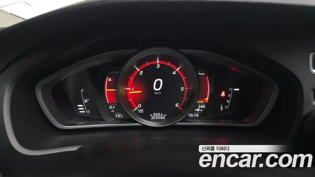 VOLVO V40 CROSS COUNTRY 2018 — 203 094 км, серый, Корея — под ключ — фото 8