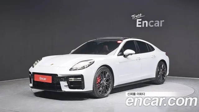 PORSCHE PANAMERA 976 2025