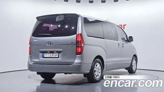 HYUNDAI GRAND STAREX 2016 — 205 081 км, серебристый, Корея — под ключ — фото 2