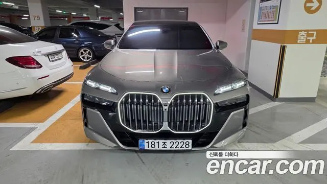 BMW 7 SERIES 2025 — 6 200 км, золотистый, Корея — под ключ — фото 2