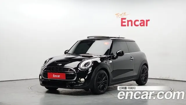 MINI COOPER S 2018 — 95 663 км, чёрный, Корея — под ключ — фото 1