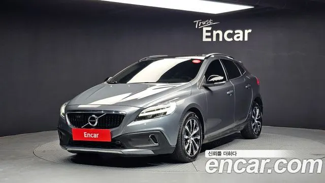 VOLVO V40 CROSS COUNTRY 2019